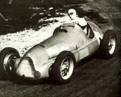 The Alfetta of Dr Guiseppe Farina at the shortest of the 1946 GP races, the Circuit of Milan