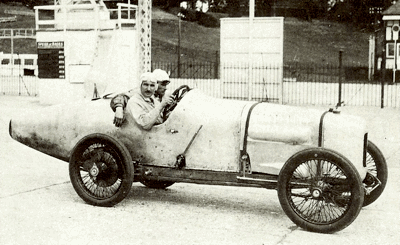 The 1.5 liter four-cylinder Talbot-Darracq of Chassagne at the Brooklands 200 miles race of 1921