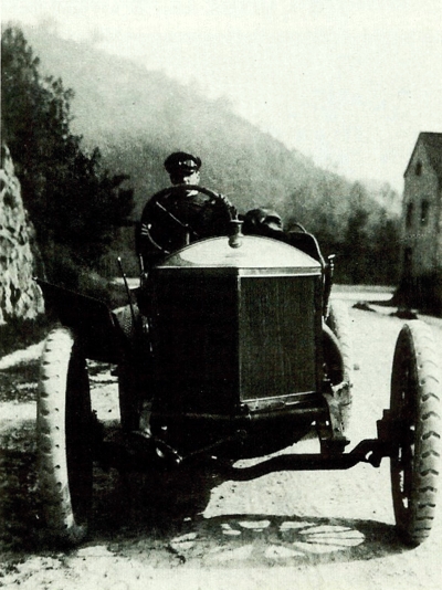 The "V" radiatored Minerva 1907 Racer