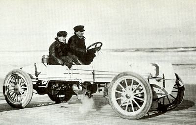 1905 White racer, known as 'Bob', being put through its paces by Rollin Whilte and Jay Webb